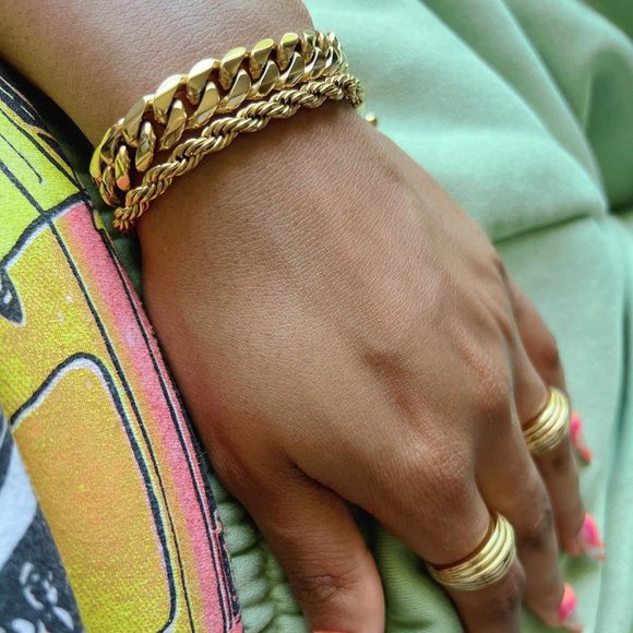 Twisted 18K Gold Chain Bracelet - Picture 5 of 12